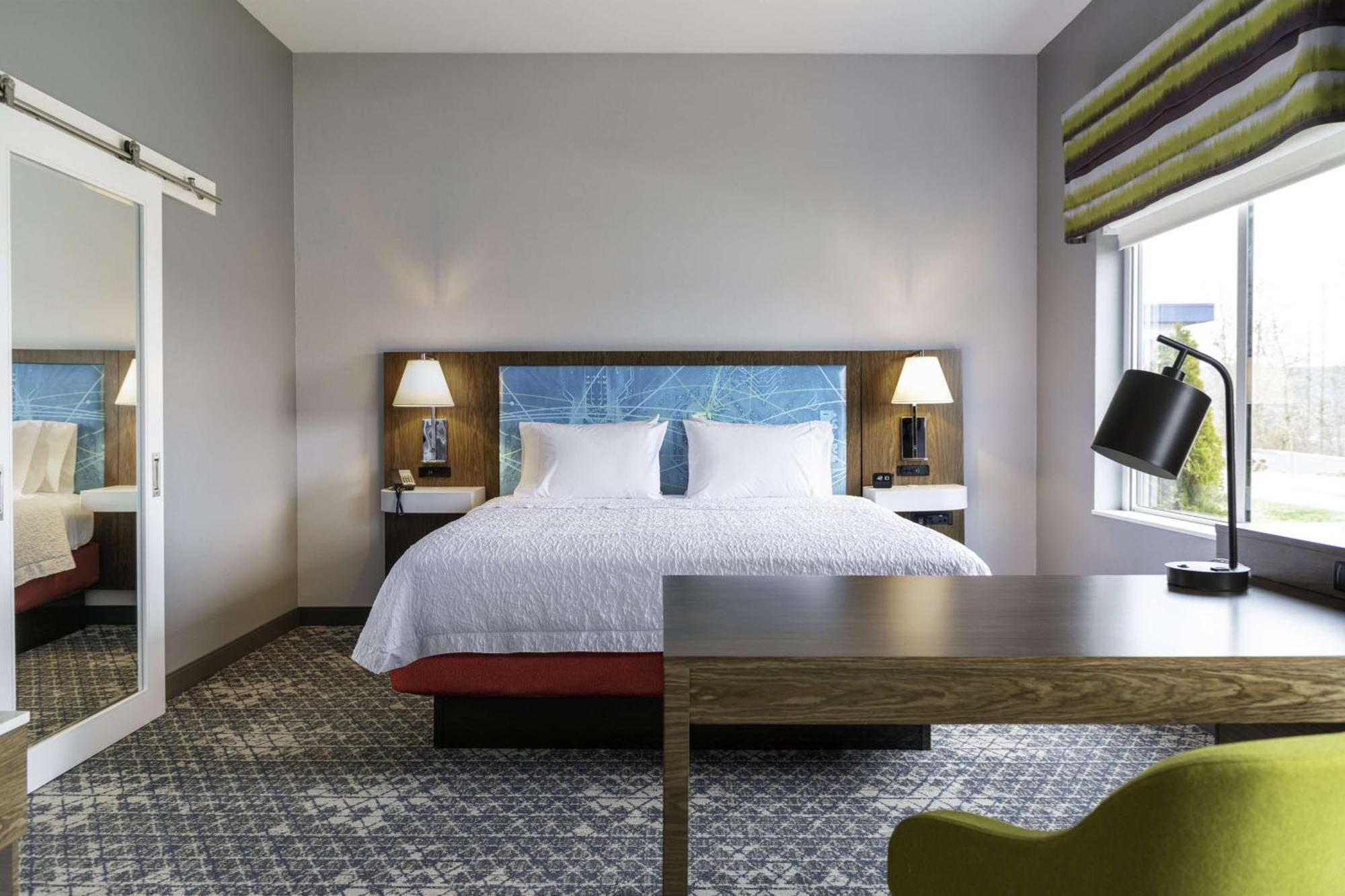Hampton Inn & Suites Pittsburgh New Stanton Pa מראה חיצוני תמונה